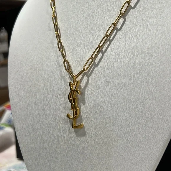 1408. Elegant YSL zipper pull / charm on a 18k gold plated necklace. - Picture 4 of 5